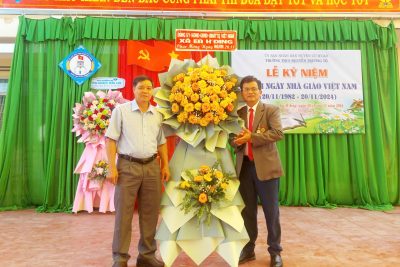 TRƯỜNG THCS NGUYỄN TRƯỜNG TỘ TỔ CHỨC TỌA ĐÀM KỈ NIỆM 42 NĂM NGÀY NHÀ GIÁO VIỆT NAM